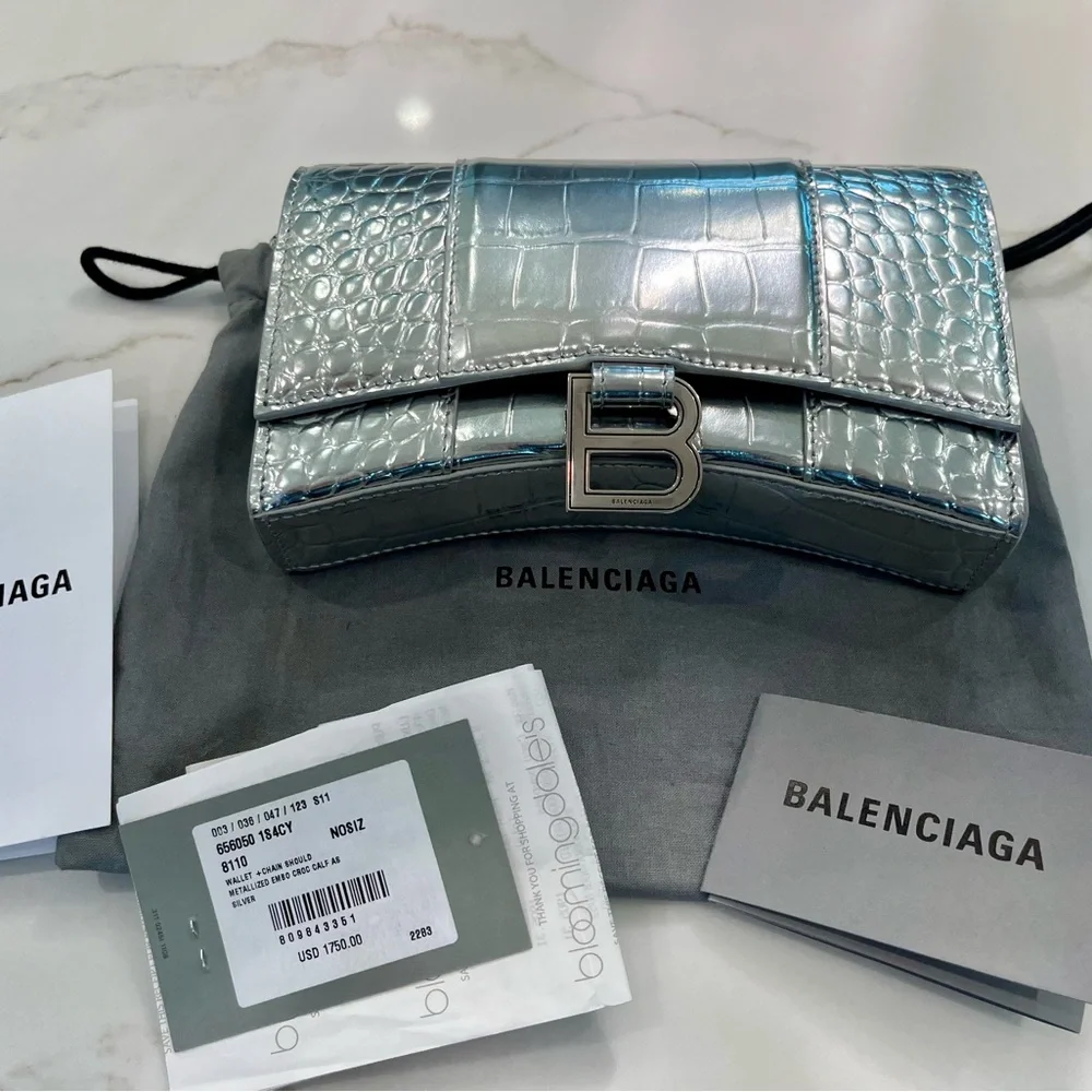 Balenciaga Hourglass Wallet on Chain - New With Tags RRP $1,750 - Picture 11 of 12
